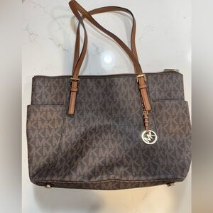 Michael Kors Jet Set Tote